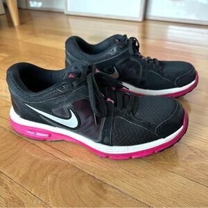 Nike | Women's Black and Pink Running Shoes